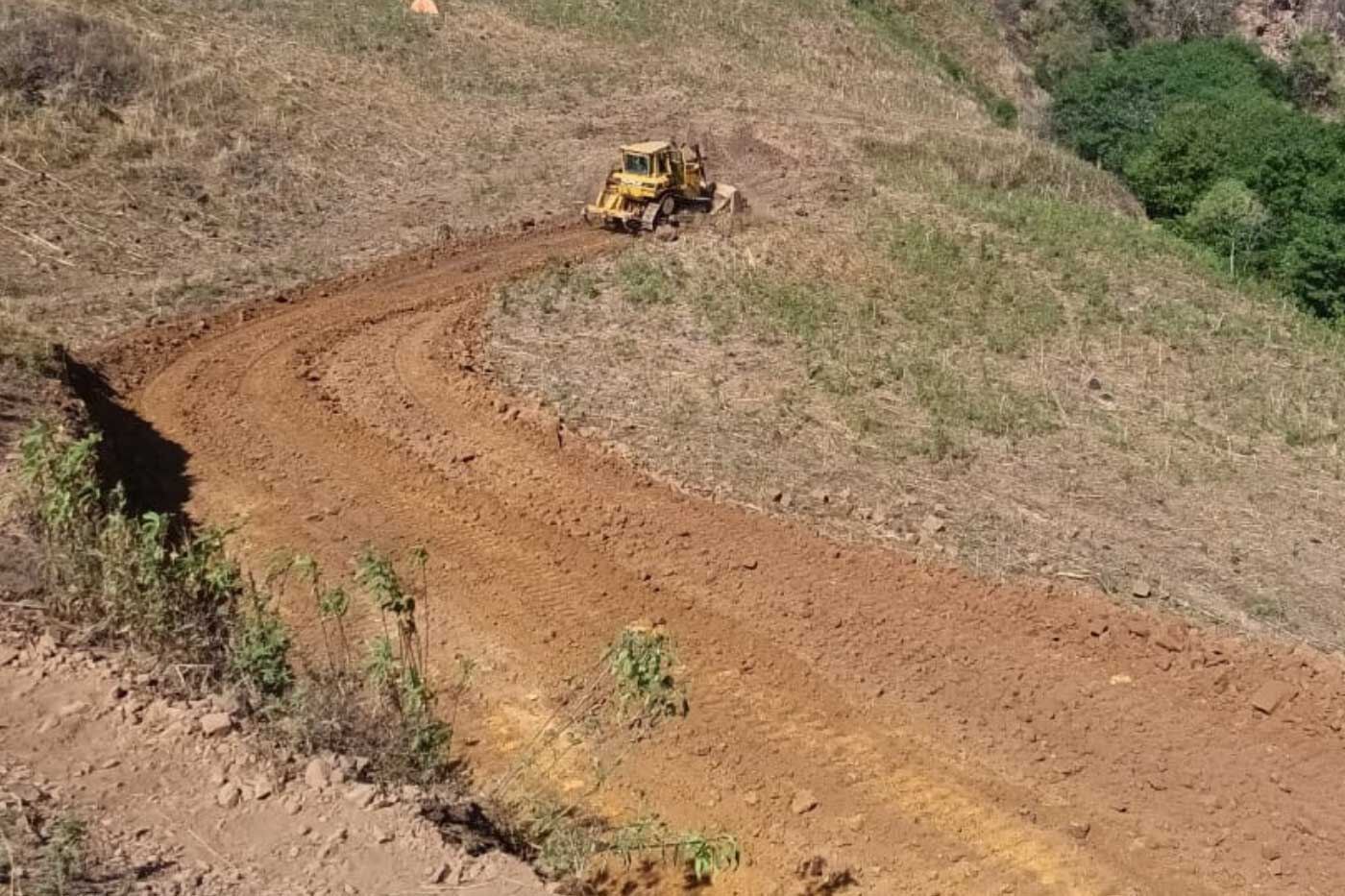 Movimiento de tierras y terracerías ejecutadas por Crea y Forma